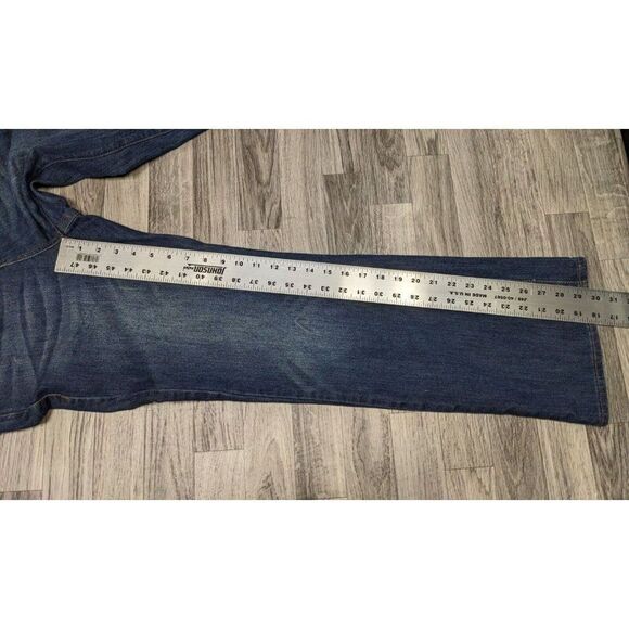 DKNY Womens Size 4 Short Pockets SOHO Bootcut Whiskered Denim Blue Jeans - Picture 9 of 11